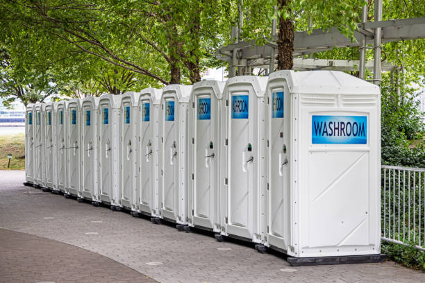 Porta potty delivery and setup in Houston, AK